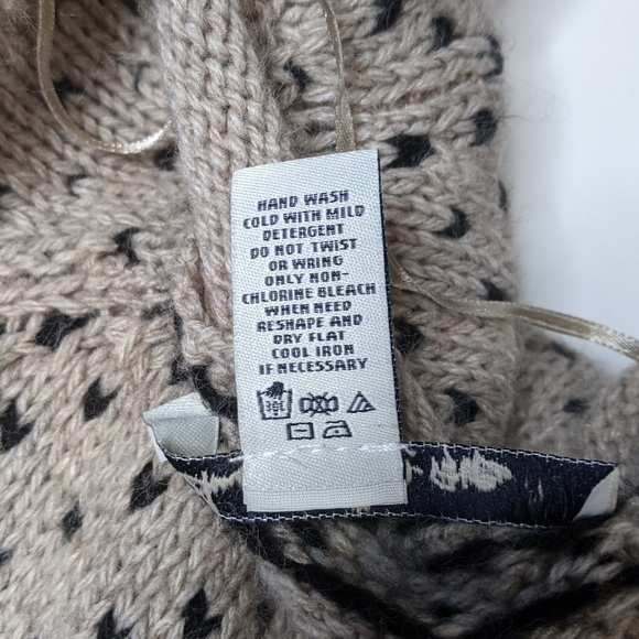 American Rag open front sweater 2 large buttons - Picture 8 of 8